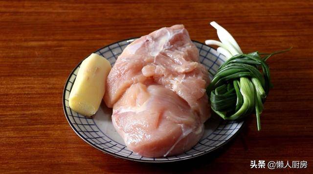 雞胸肉太老不好吃？教你雞胸肉最香的做法，外皮酥脆肉嫩不柴