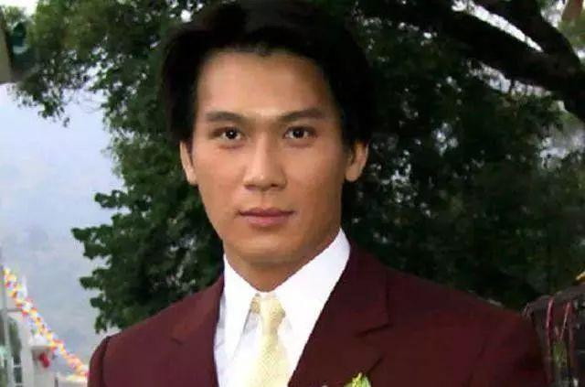 最帥展昭「愛上大23歲女富豪」母子戀被嘲吃軟飯　「重提72歲前女友」他有感而發今49歲仍單身