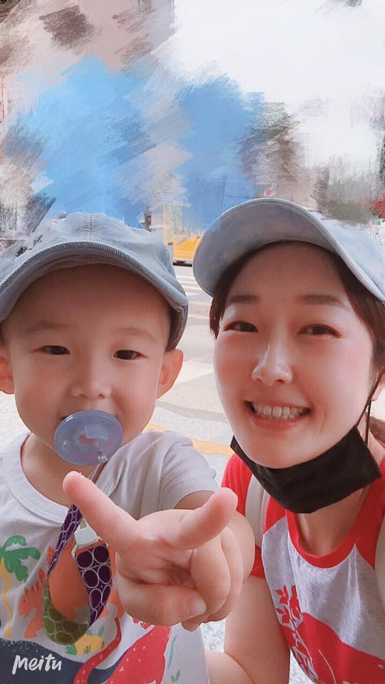 女星曝5歲陰影淚問「媽媽為何不愛我」　為人母後「病到床上發抖」才醒悟：可惜媽媽已不在