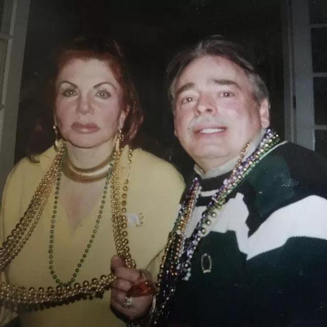 98歲老母「全臉整形失敗」自嘲像「乾癟核桃」　「第三任老公比兒大1歲」情史豐富