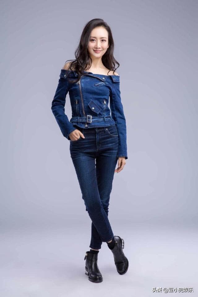 3歲雙親離異「從小寄人籬下」被母親忽略15年　媽媽偏愛「小14歲同母異父的妹妹」15歲扛養家責