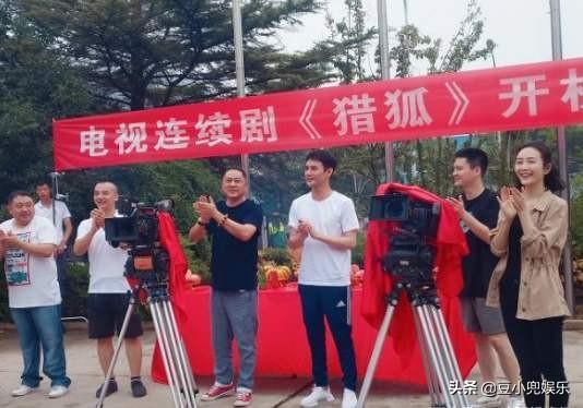 3歲雙親離異「從小寄人籬下」被母親忽略15年　媽媽偏愛「小14歲同母異父的妹妹」15歲扛養家責