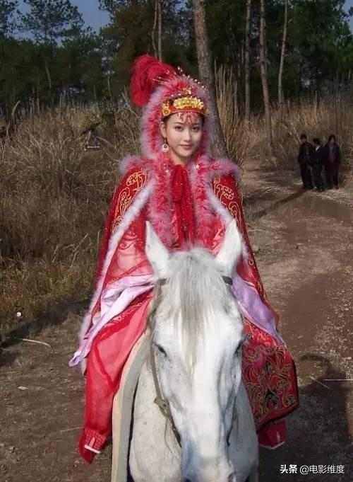 「為替父母還債出道」閃嫁10億富豪成闊太　「婚後住娘家」夫妻聚少離多感情越深