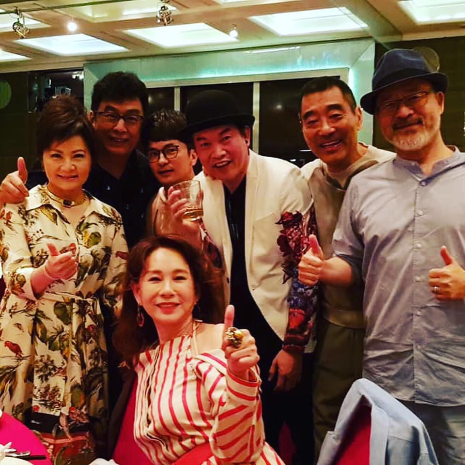 王夢麟「超正小女兒」出嫁！破冰離婚14年前妻「同框上台致詞」　不捨愛女「遠嫁國外」躲角落偷哭