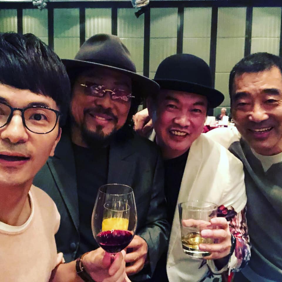 王夢麟「超正小女兒」出嫁！破冰離婚14年前妻「同框上台致詞」　不捨愛女「遠嫁國外」躲角落偷哭