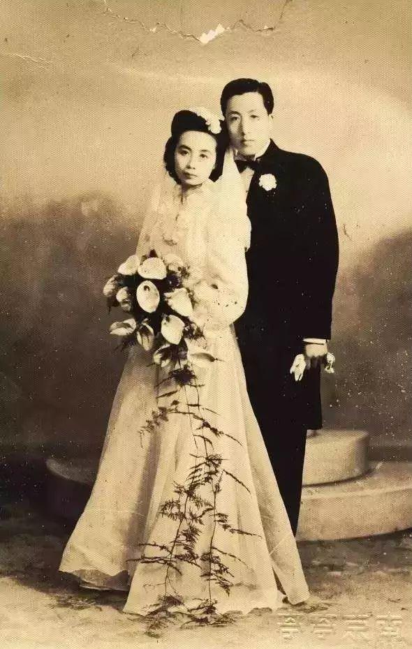 她教書70年捐出上億積蓄!曾痛失愛女遭丈夫動手「此生沒談過戀愛」 如今95歲仍奉獻教育