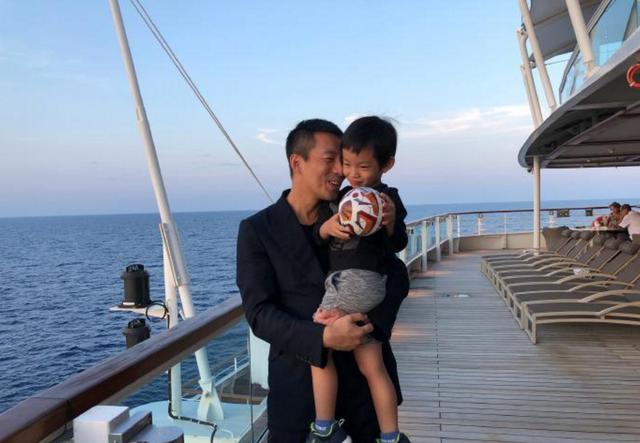 大S兒子長大了!汪小菲父子同框「汪希菻成小男子漢」五官複製爸爸 他有感:汪家有子初長成