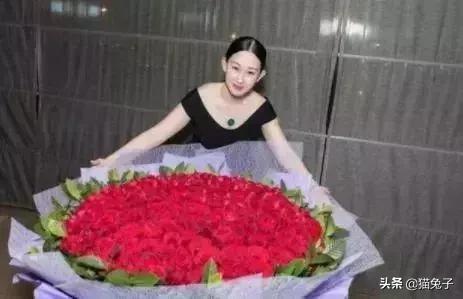 趙文卓豪宅曝光！「院子大到可種樹」人造景觀超氣派　結縭13年妻獻「超狂生日禮」出手闊綽