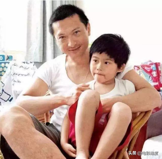 人氣港星為自閉兒子隱退！曾「花3年教他上廁所」不嫌苦　如今逆襲「成績年級第一」：只想當好爸爸