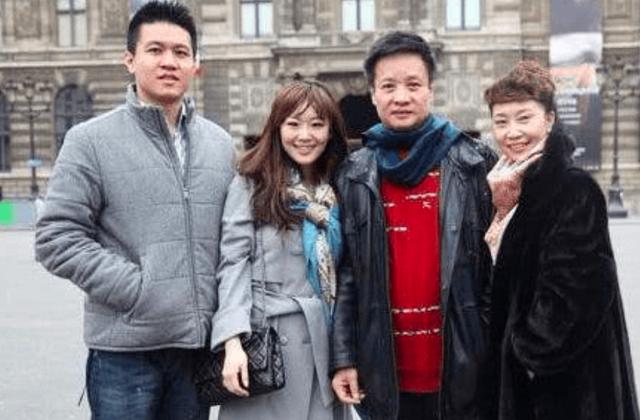 「出道35年零緋聞」陪妻抗病30年　「2次復發」痛苦掙扎他不離不棄今62歲頤養天年