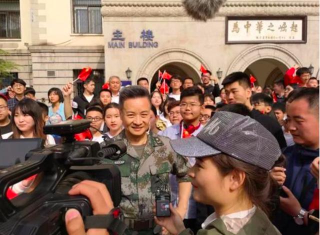 「出道35年零緋聞」陪妻抗病30年　「2次復發」痛苦掙扎他不離不棄今62歲頤養天年