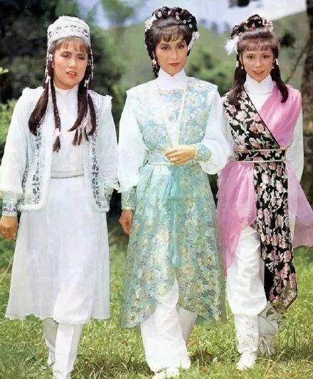 「最美華箏」當紅嫁作人婦消失26年　「丈夫身分曝光」56歲再露面氣質不變