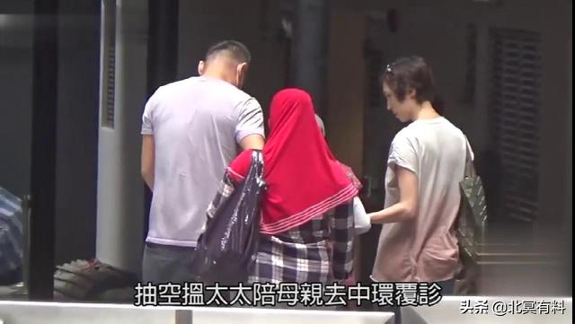 好有愛！劉青雲夫婦「左右護法攙扶」陪80歲老母定期健檢　結婚21年低調卻超恩愛