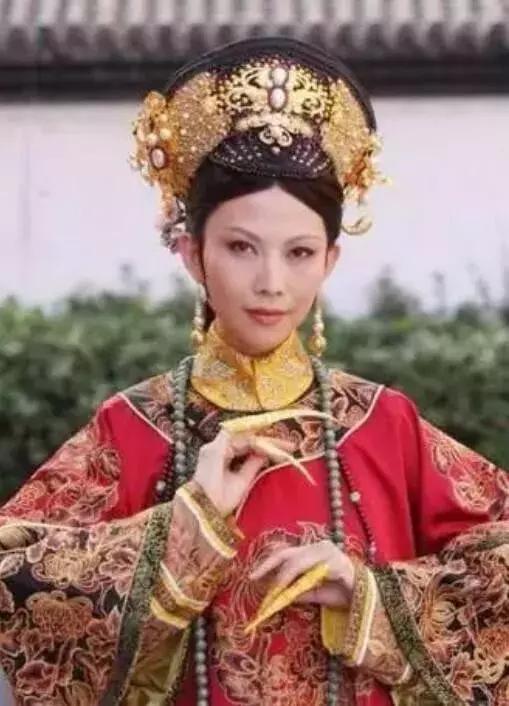 小三和原配成姊妹！「被母當抵債工具」託付已婚富豪　曾恨過媽媽「抵押兩棟房償還」今找到好歸宿