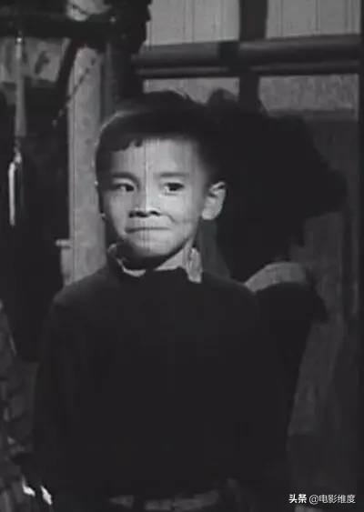 史上第一位影帝「與妻相守45年」未曾傳緋聞 放棄事業「陪老婆抗病2年」今72歲家庭美滿