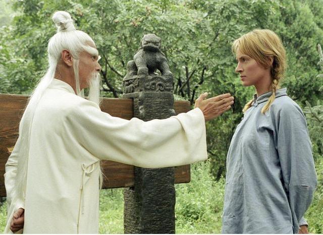 功夫影星跌倒右半身無法動「妻兒趁機霸佔800萬家產」 還聯合助理爭產「近況令人不捨」