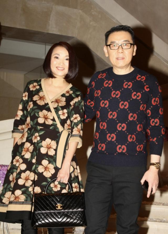 51歲女星天生童顏「與帥兒合照像姐弟」　昔「和張智霖為金童玉女」後閃嫁「結婚16年無登記」