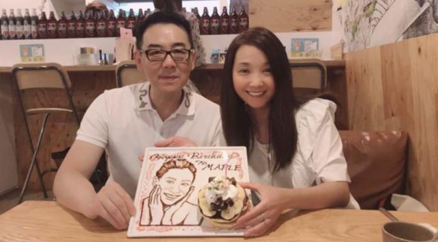 51歲女星天生童顏「與帥兒合照像姐弟」　昔「和張智霖為金童玉女」後閃嫁「結婚16年無登記」