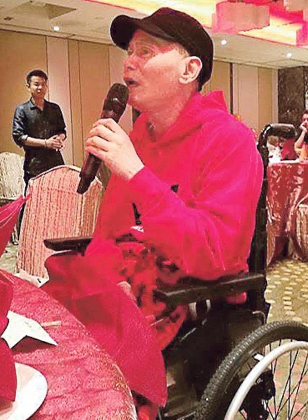 功夫影星跌倒右半身無法動「妻兒趁機霸佔800萬家產」 還聯合助理爭產「近況令人不捨」