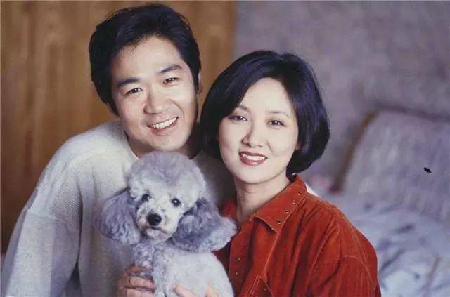 「前妻禁止她與丈夫生子」婚後選擇領養 今61歲「兒女雙全」重組家庭超幸福