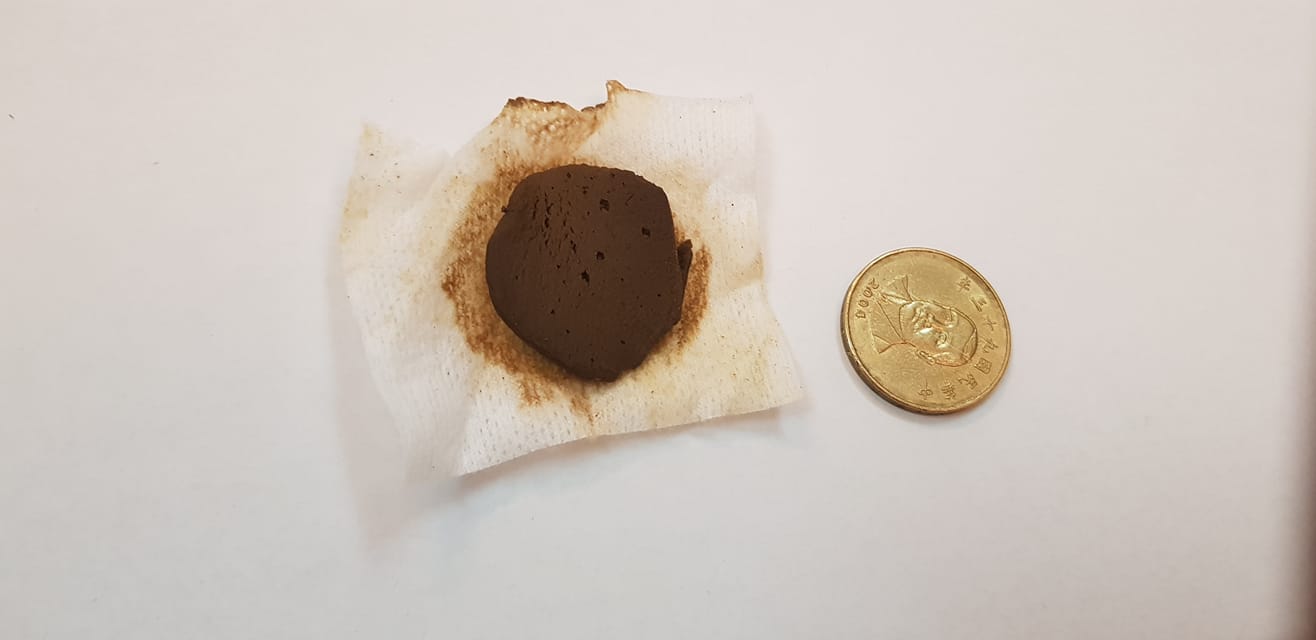 肚子不舒服？台南媽媽菜市場被拍肩「妳的大便掉了」　一看地上尷尬「怎麼會跑出來啦」