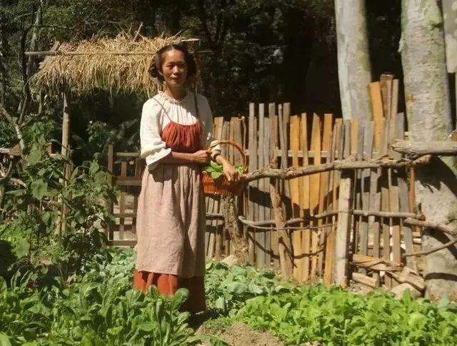 40歲姑娘「失戀後隱居深山」打造個人農莊　「種菜種花自給自足」：一個人活得更精彩