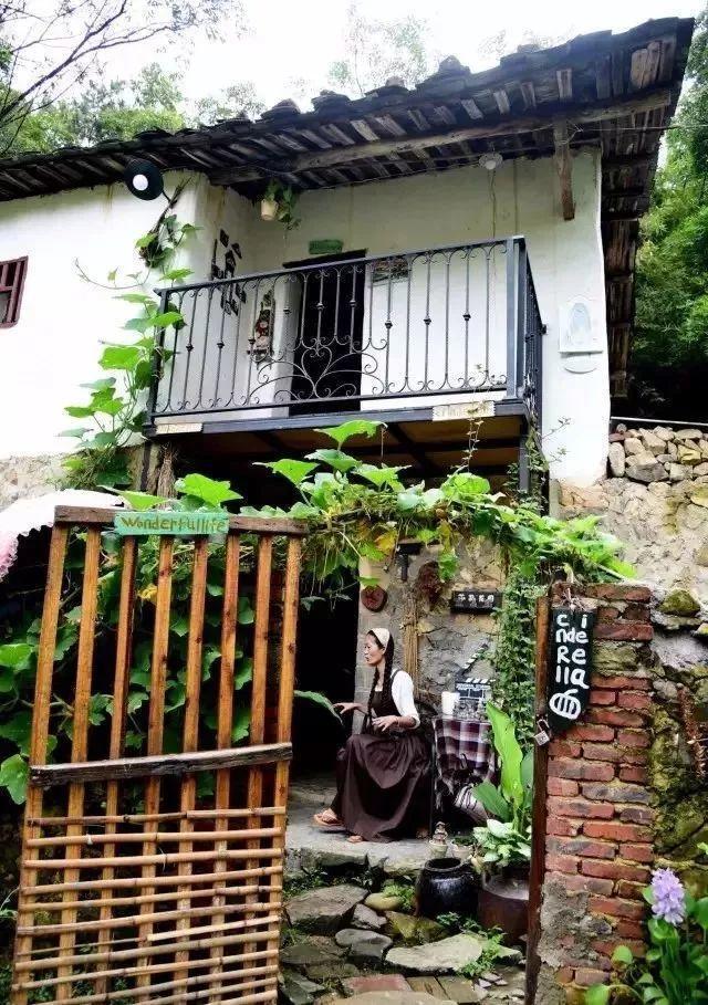 40歲姑娘「失戀後隱居深山」打造個人農莊　「種菜種花自給自足」：一個人活得更精彩