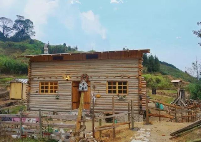 40歲姑娘「失戀後隱居深山」打造個人農莊　「種菜種花自給自足」：一個人活得更精彩