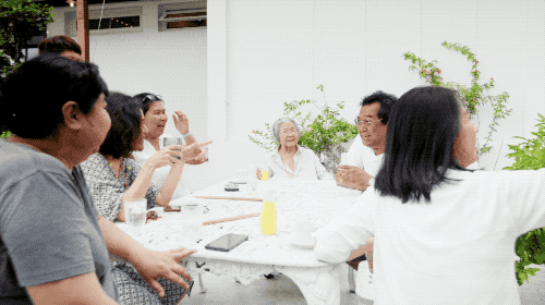 以後一起養老！她親自「設計7棟樓」送親友　80年老宅搬新家「傳承家族精神」：一家七口同居永不分離