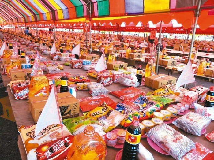 以後不拜拜了！餐廳老闆每月「準備大餐讓阿飄吃飽」卻半年虧百萬　森77放話「有種一起餓扁」隔天看帳單傻了