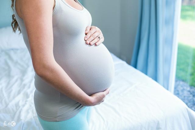 月子期間婆婆「頓頓雞湯不重複」，某天我妹妹到廚房盛飯，回來後「我堅決離婚」....