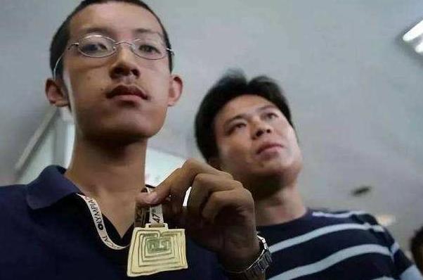 罕見數學天才！高二保送名校「卻毅然遁入佛門」尋求寧靜　媽媽氣到病倒「8年後才還俗」