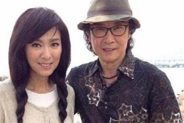 不老男神43歲「娶小20歲嬌妻」一生無子 「38年侍母至孝」憶亡母後悔:50歲第一次抱媽媽