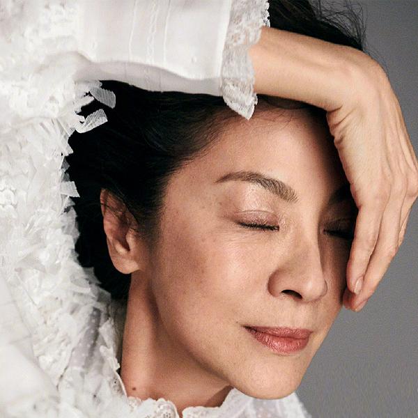 接受歲月餽贈！59歲楊紫瓊零修圖寫真「呈現最自然的一面」　「大方展現臉上皺紋」優雅氣質令人迷醉