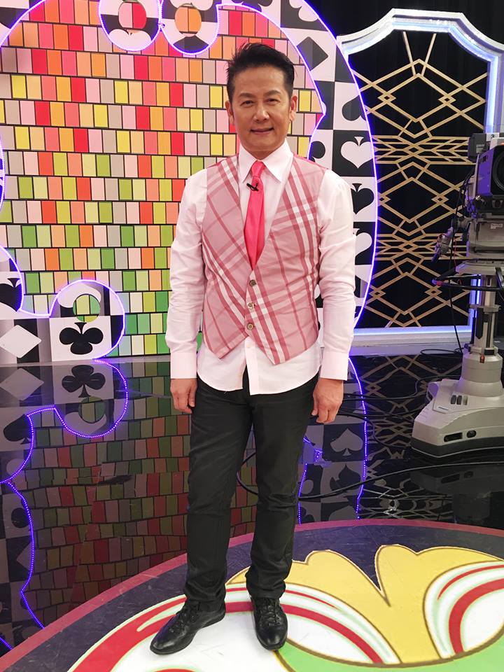 徐乃麟開箱內湖豪宅！「獨棟4層樓精緻裝潢曝光」：院子美如峇里島　結婚30年都牽妻手睡覺「直到第三者出現」