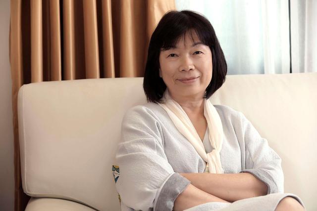 母親失智20年！龍應台揪心「媽媽再也認不出她」滿臉疑惑：妳是誰？　搬回屏東老家「陪母走最後一段」