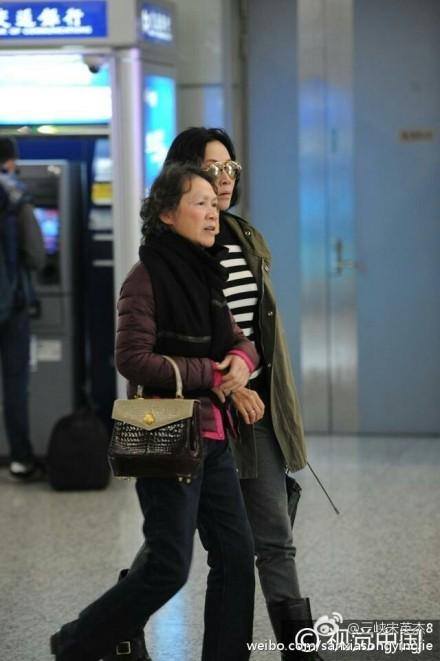 劉嘉玲家世曝光！ 遺傳媽媽五官「迷人大眼神複製」　為母買房「經常旅遊同框似姊妹」