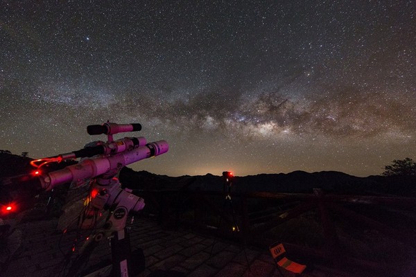 台灣第一！合歡山成「全台首座暗空公園」　絕美星空銀河「獲得國際認證」：世界看見台灣了