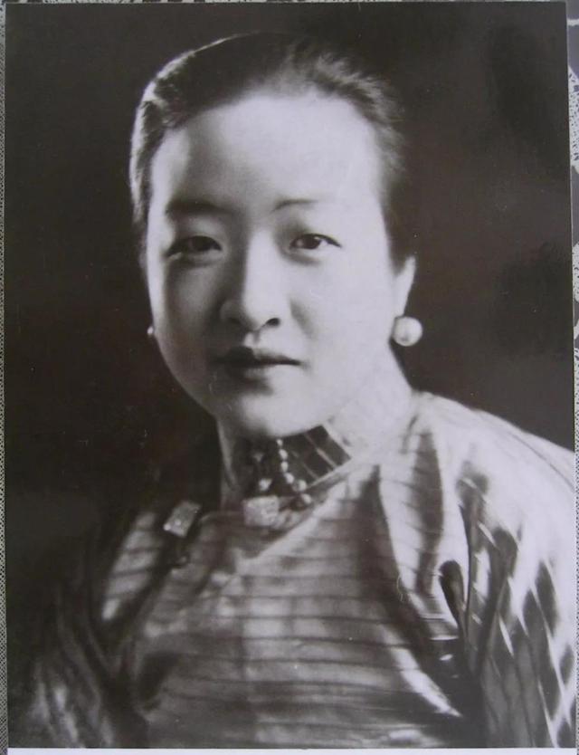 因家族反對淚拒與初戀私奔！苦等多年待嫁「愛人卻攜眷歸來」　抱憾成家享年83歲「走時兒孫包圍」