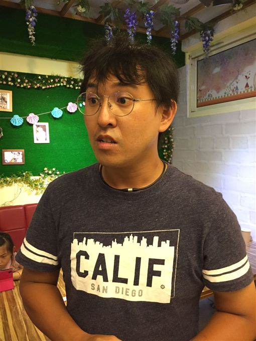 孩子睡了才敢哭！35歲清潔工爸「日做18小時」拚命養6小孩　自責「麥當勞都吃不起」遭主管諷：生那麼多幹嘛？