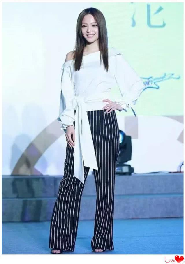 上帝沒吻過張韶涵的腿，但她懂得「穿半腿襪」，158身高美到尖叫！