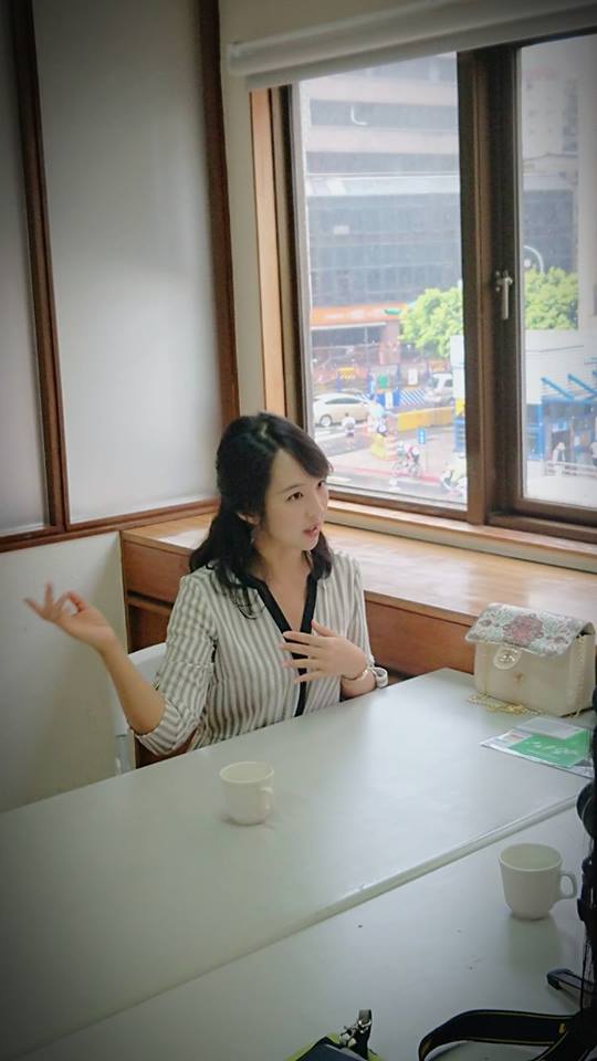 36歲換過36份工作！秀麗奇女子靠「整理陌生人家」月入10萬　「聊天1小時收2千」創業當頭家