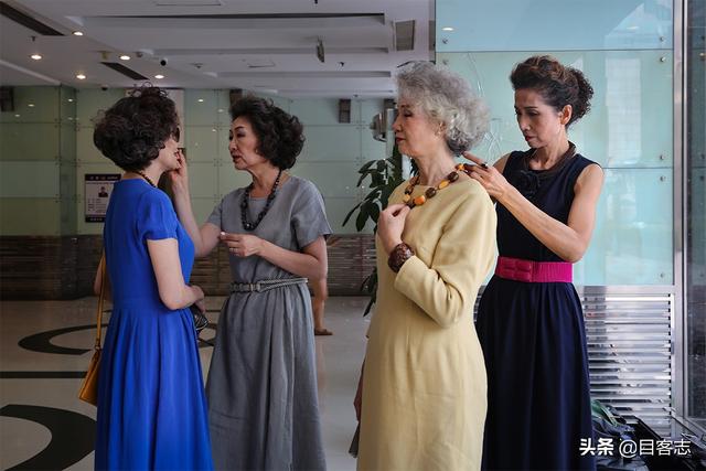 不被年齡限制！４位「70歲奶奶走秀」美到驚艷網友　「個個來歷不簡單」：為自己活出美麗
