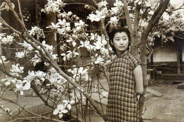 最美末代格格！出身名門「一生不婚沒工作」　感情三度破滅「耽誤30年」90歲孤單離去