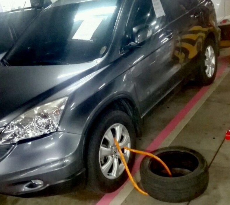 大賣場亂停車！新竹好市多「手推車包圍法」霸氣治奧客　民眾一看Po網「支持店員加薪」瞬吸4千讚