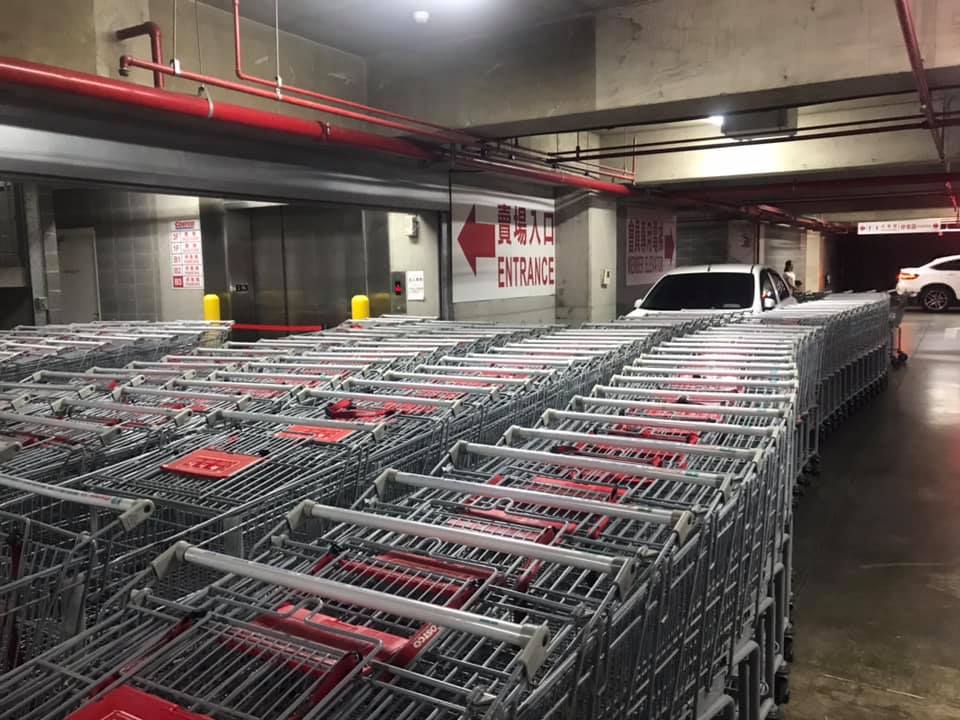 大賣場亂停車！新竹好市多「手推車包圍法」霸氣治奧客　民眾一看Po網「支持店員加薪」瞬吸4千讚