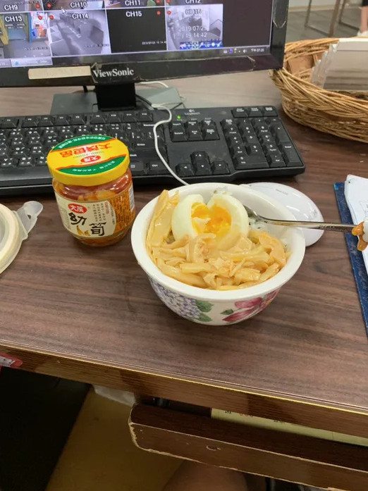 學費租金自己扛！女大生分享「一週只吃350元」　餐餐「菜肉蛋都有」網讚：超厲害
