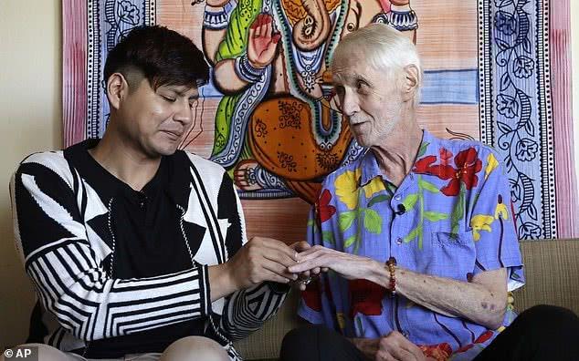 75歲重症老翁「舉辦離別派對」邀請親朋好友參加　「與一生摯愛結婚後」親手了結生命