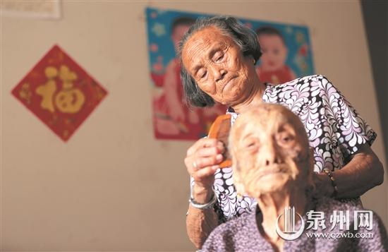 養我小伴您老！阿婆「30歲認養女」謹記恩情　富家認親不回「30年無悔長照」反哺至今養母已107歲