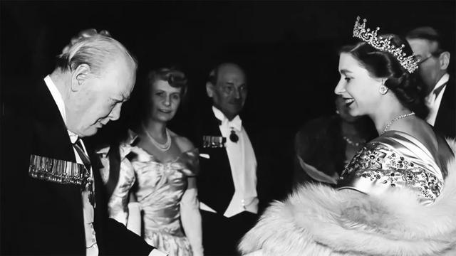 93歲英女王「人生態度」豁達，面對至親好友離去，有眼淚有歡笑也有歉意！